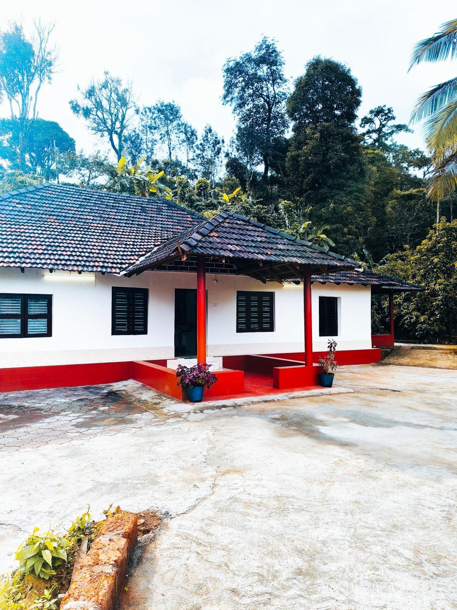 Coorg Misty Vintage Lodge *